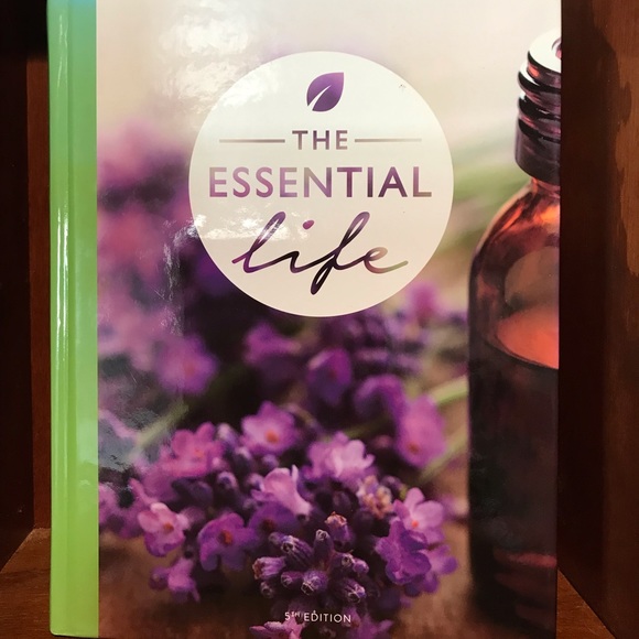 The Essential Life 5th Edition (Doterra) - Picture 1 of 2